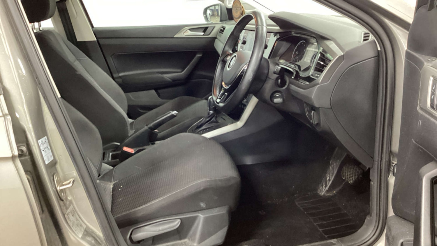 Used Volkswagen Polo 2018 for sale - 77880376: Photo 9