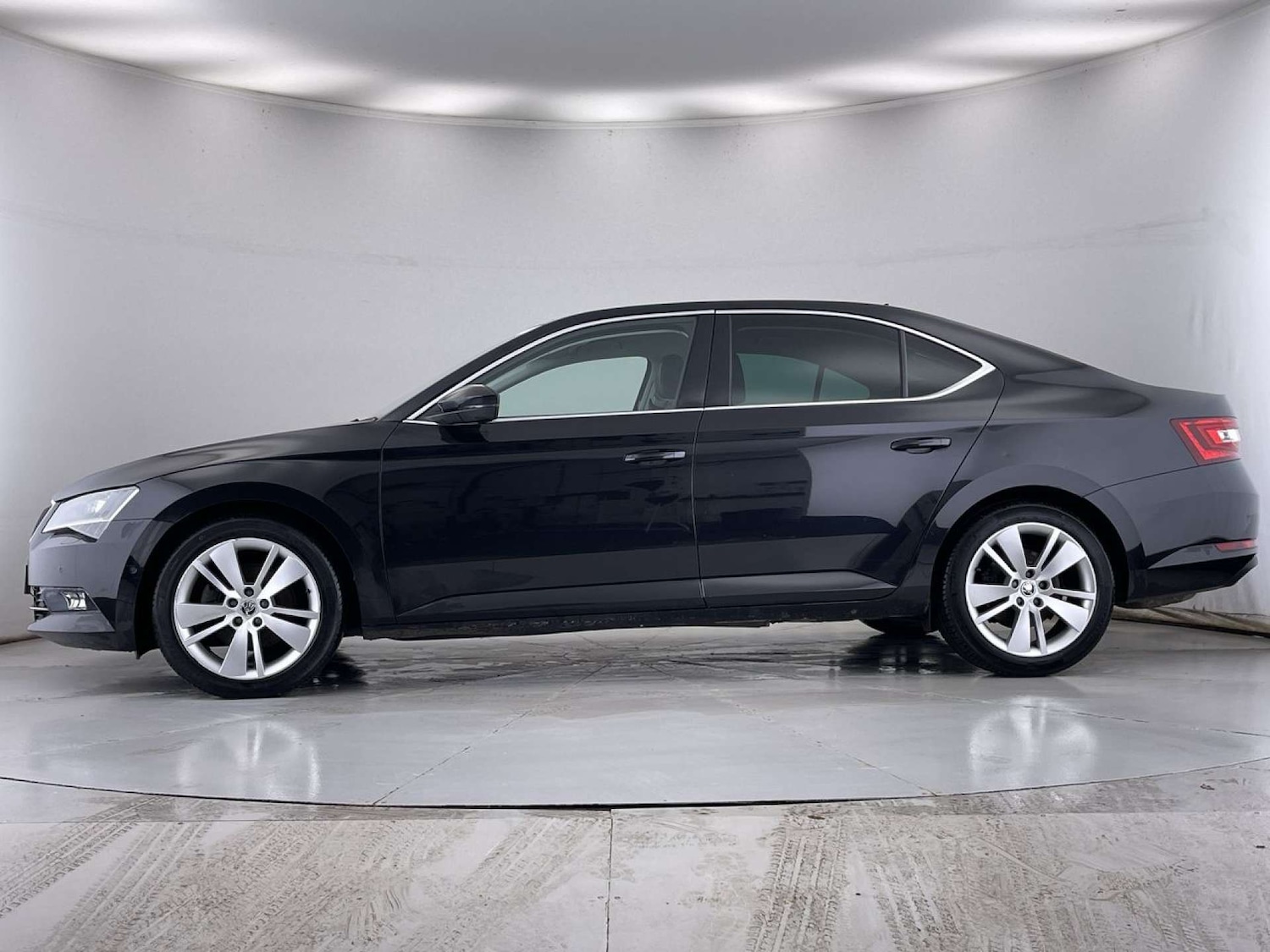 Used Skoda Superb 2015 for sale - 76509333: Photo 16