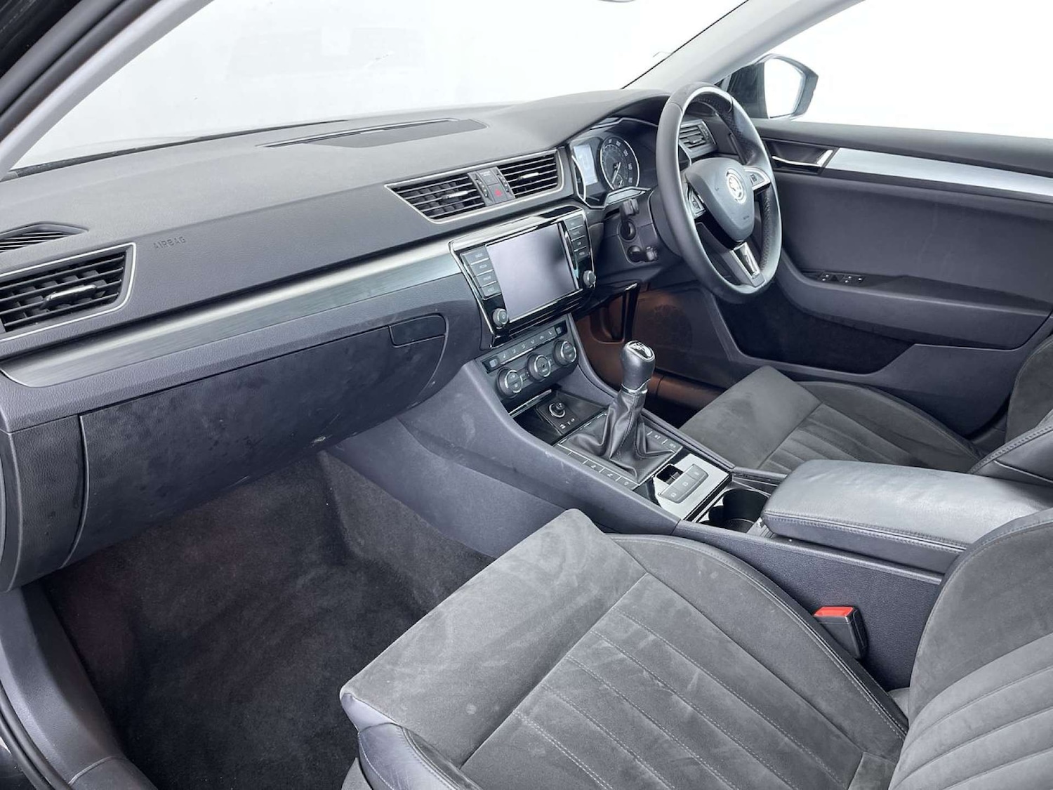 Used Skoda Superb 2015 for sale - 76509333: Photo 32