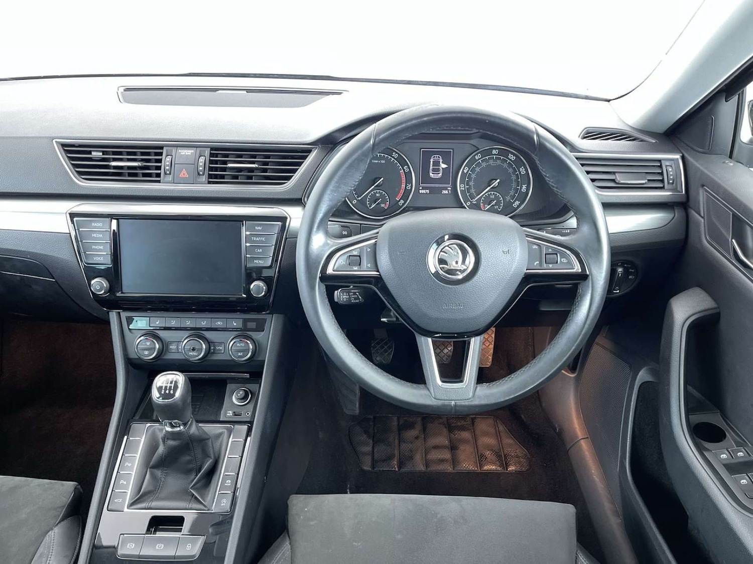 Used Skoda Superb 2015 for sale - 76509333: Photo 35