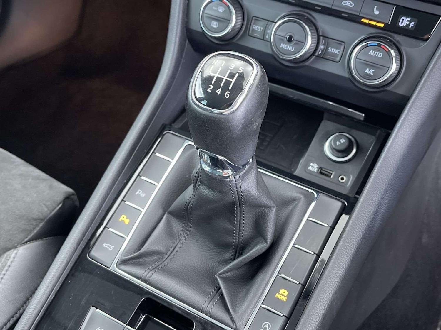 Used Skoda Superb 2015 for sale - 76509333: Photo 48