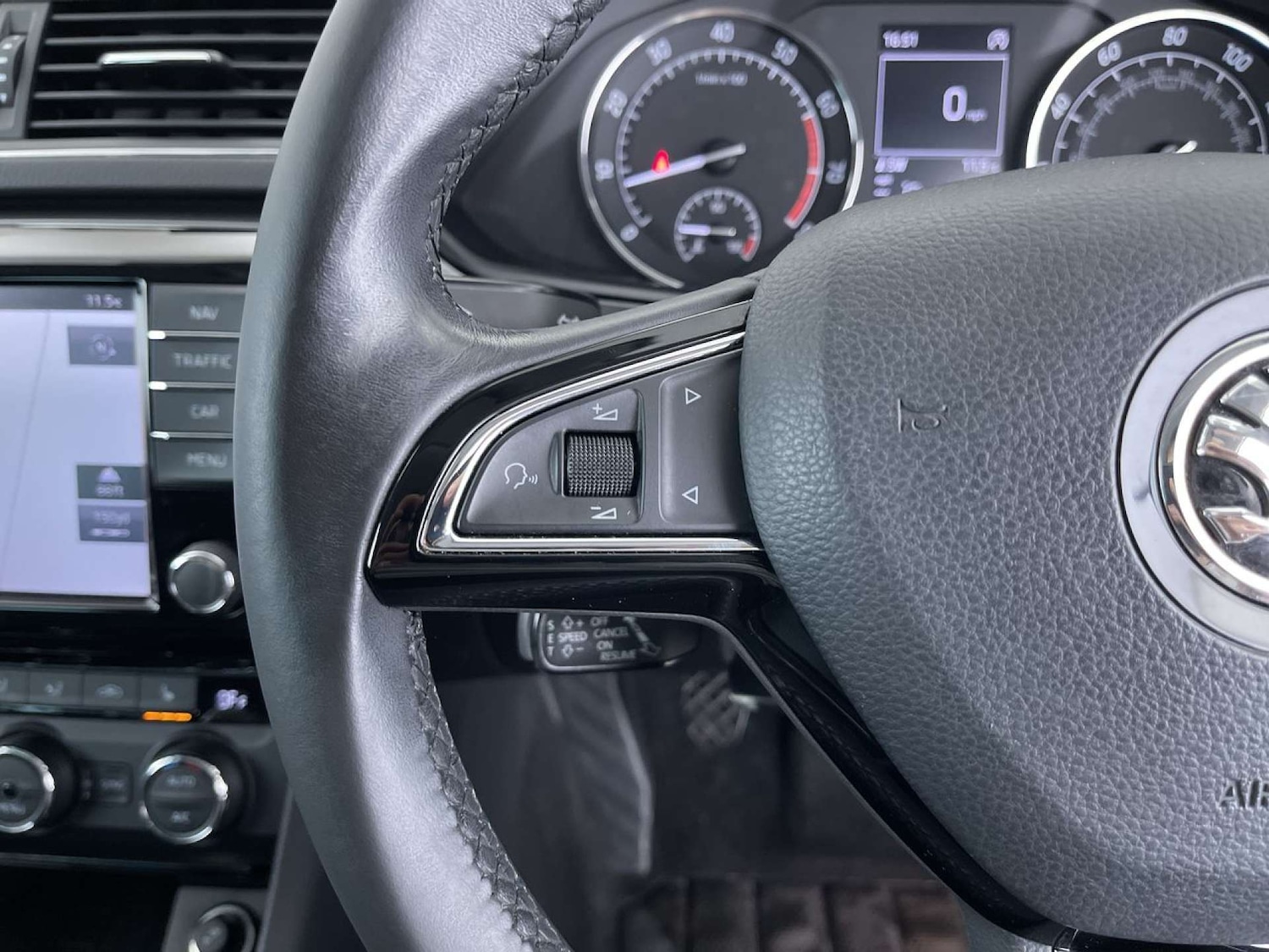 Used Skoda Superb 2015 for sale - 76509333: Photo 52