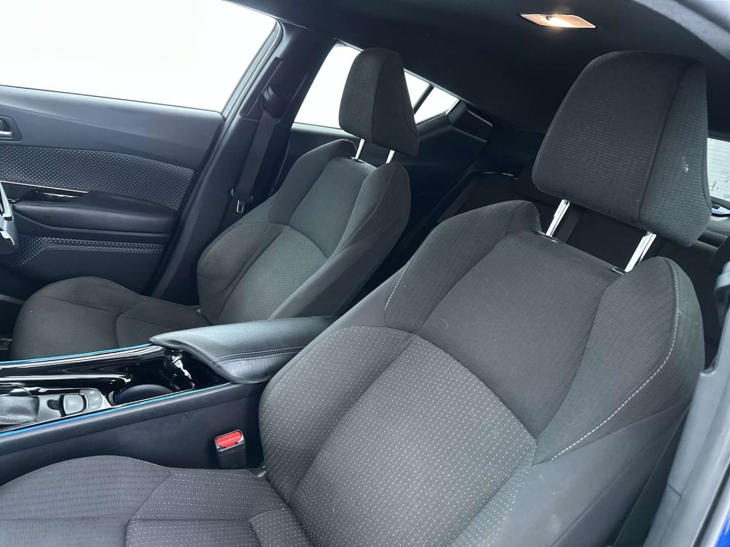 Used Toyota C-HR 2018 for sale - 77406151: Photo 31