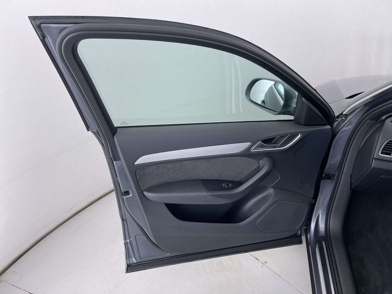 Used Audi Q3 2015 for sale - 77643198: Photo 27