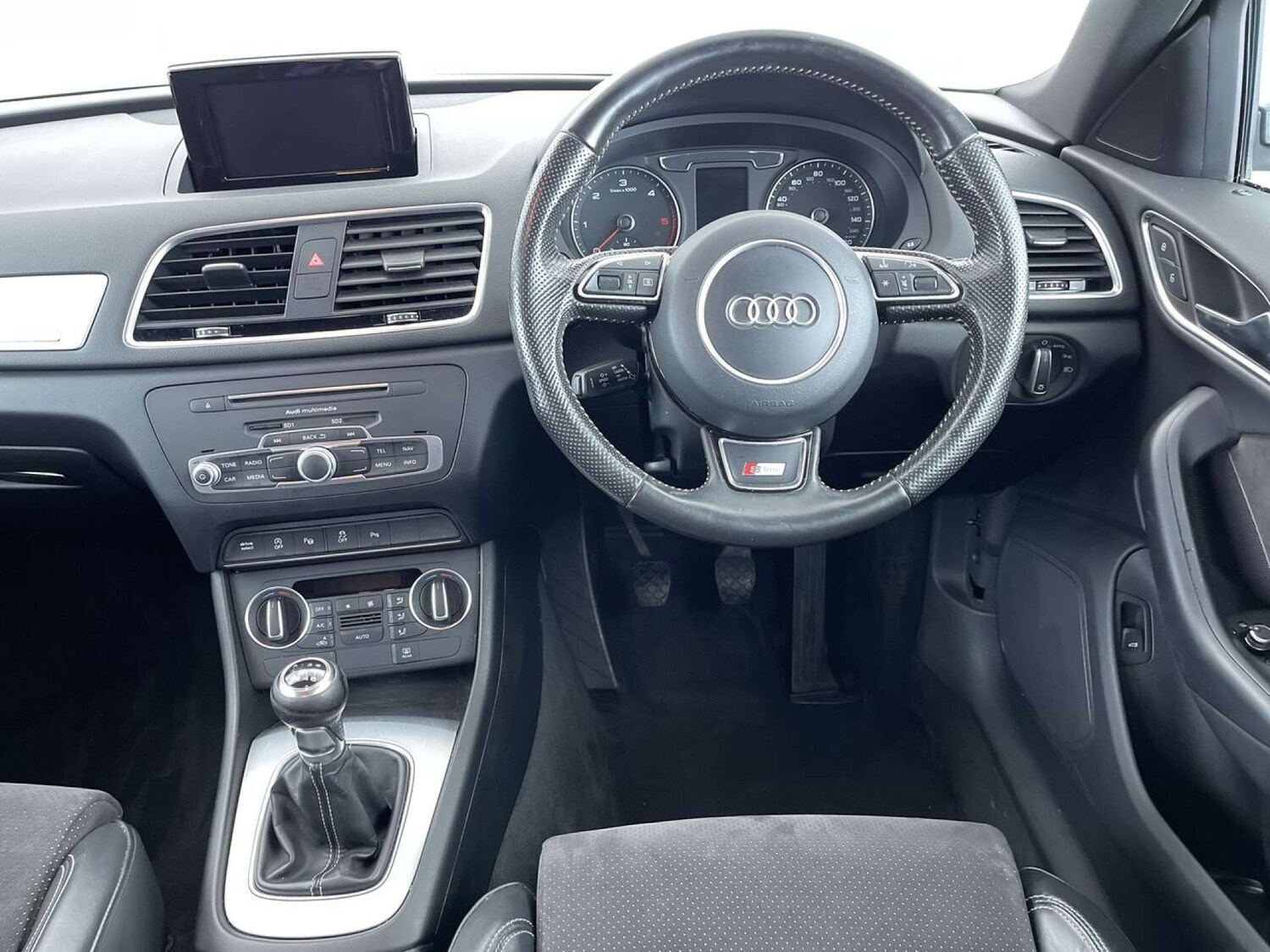 Used Audi Q3 2015 for sale - 77643198: Photo 35
