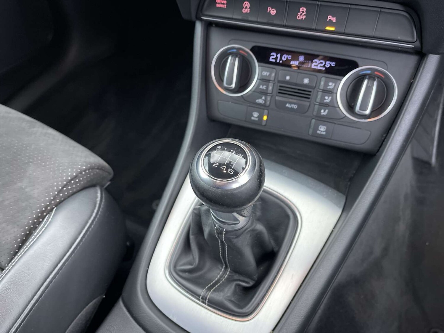 Used Audi Q3 2015 for sale - 77643198: Photo 47