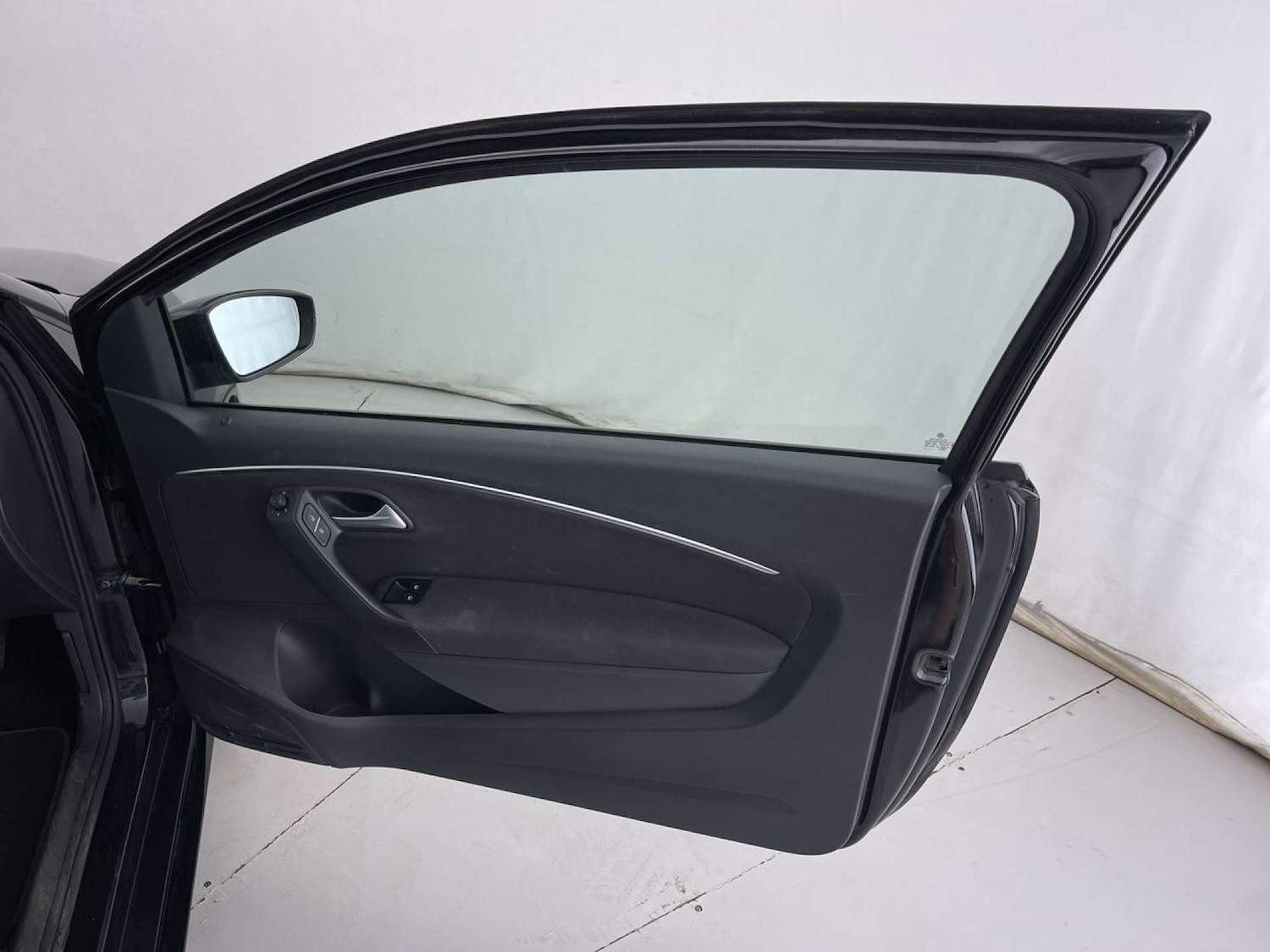 Used Volkswagen Polo 2015 for sale - 76542277: Photo 28