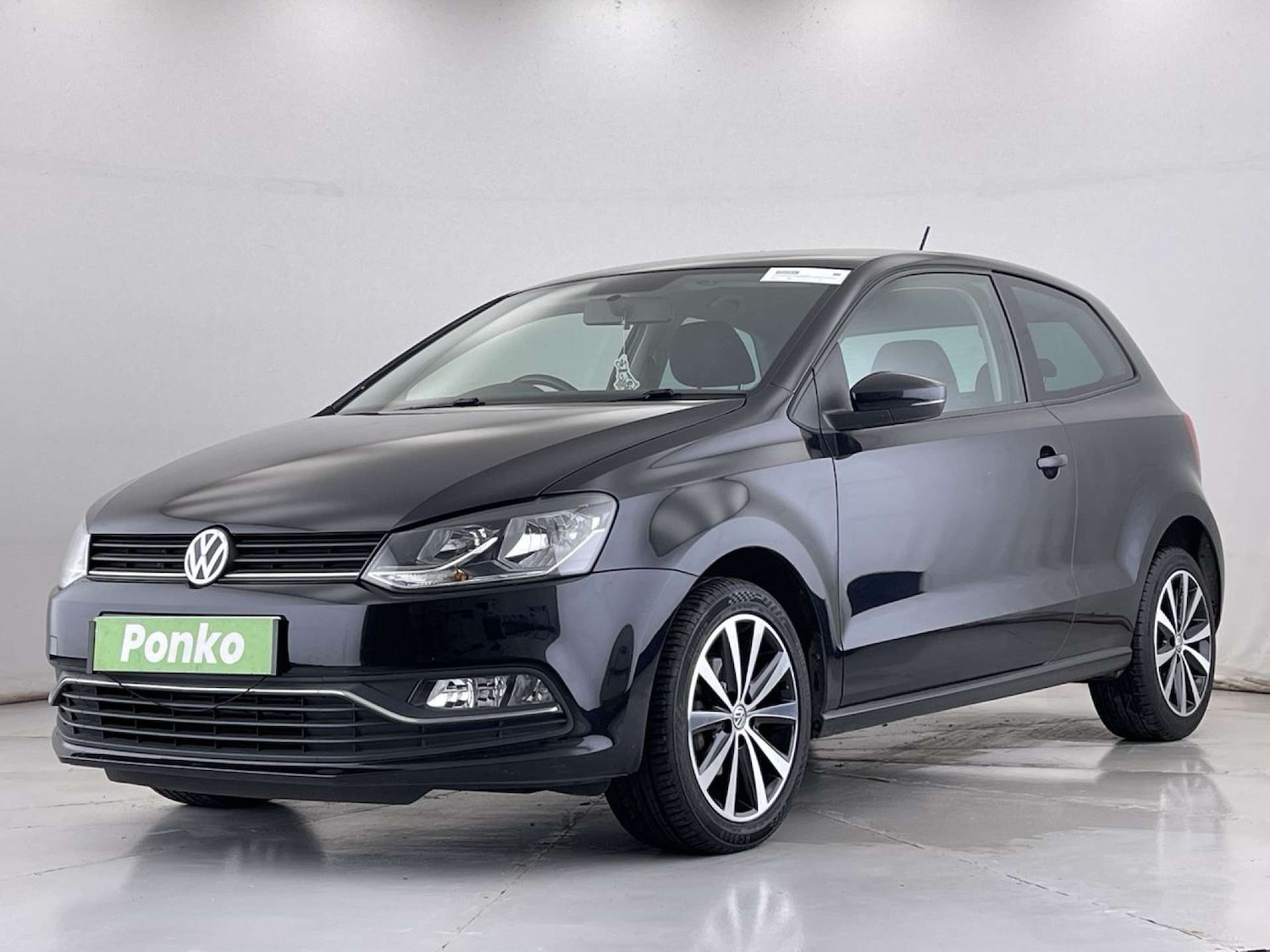 Used Volkswagen Polo 2015 for sale - 76542277: Photo 4