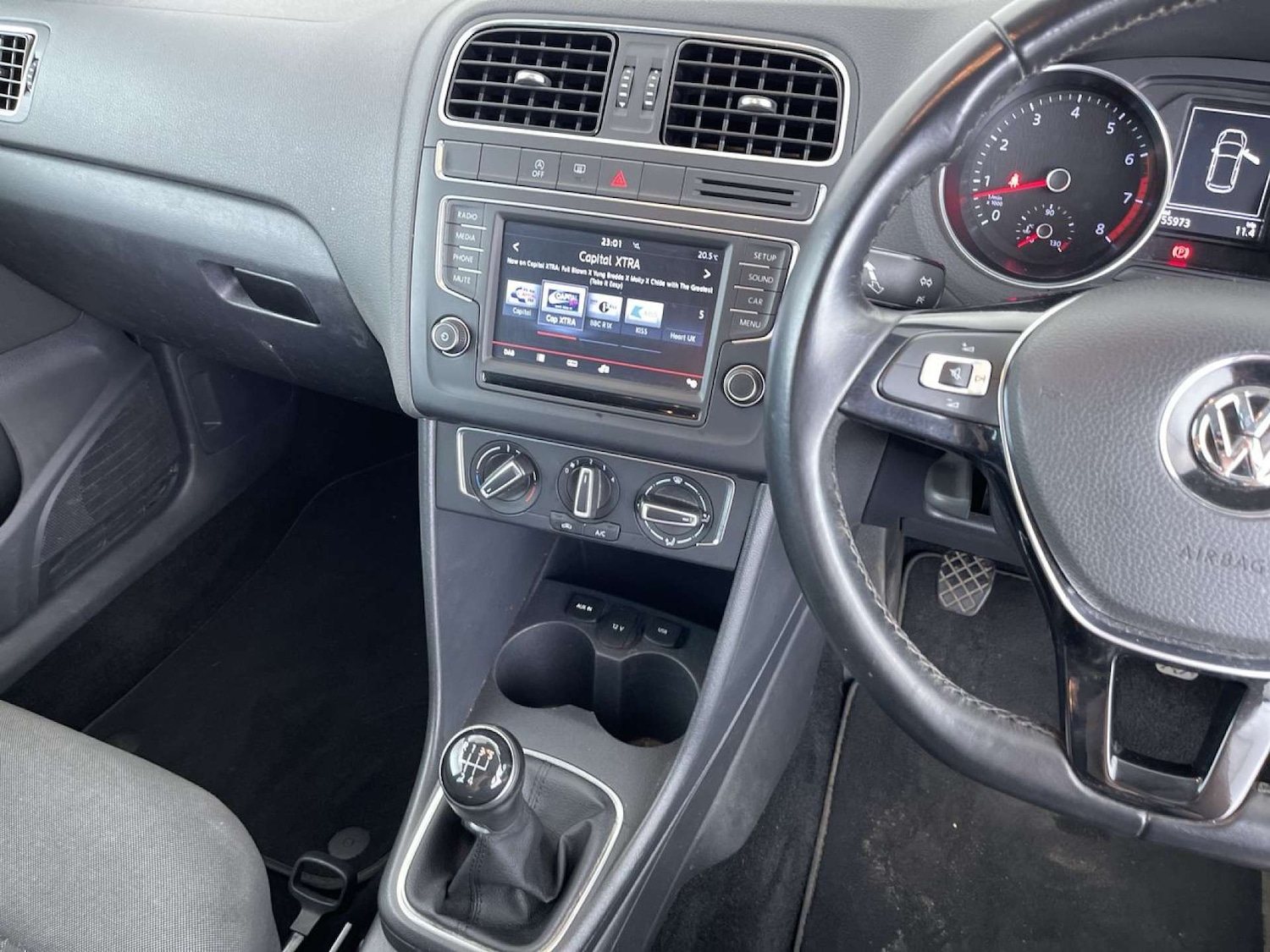 Used Volkswagen Polo 2015 for sale - 76542277: Photo 42