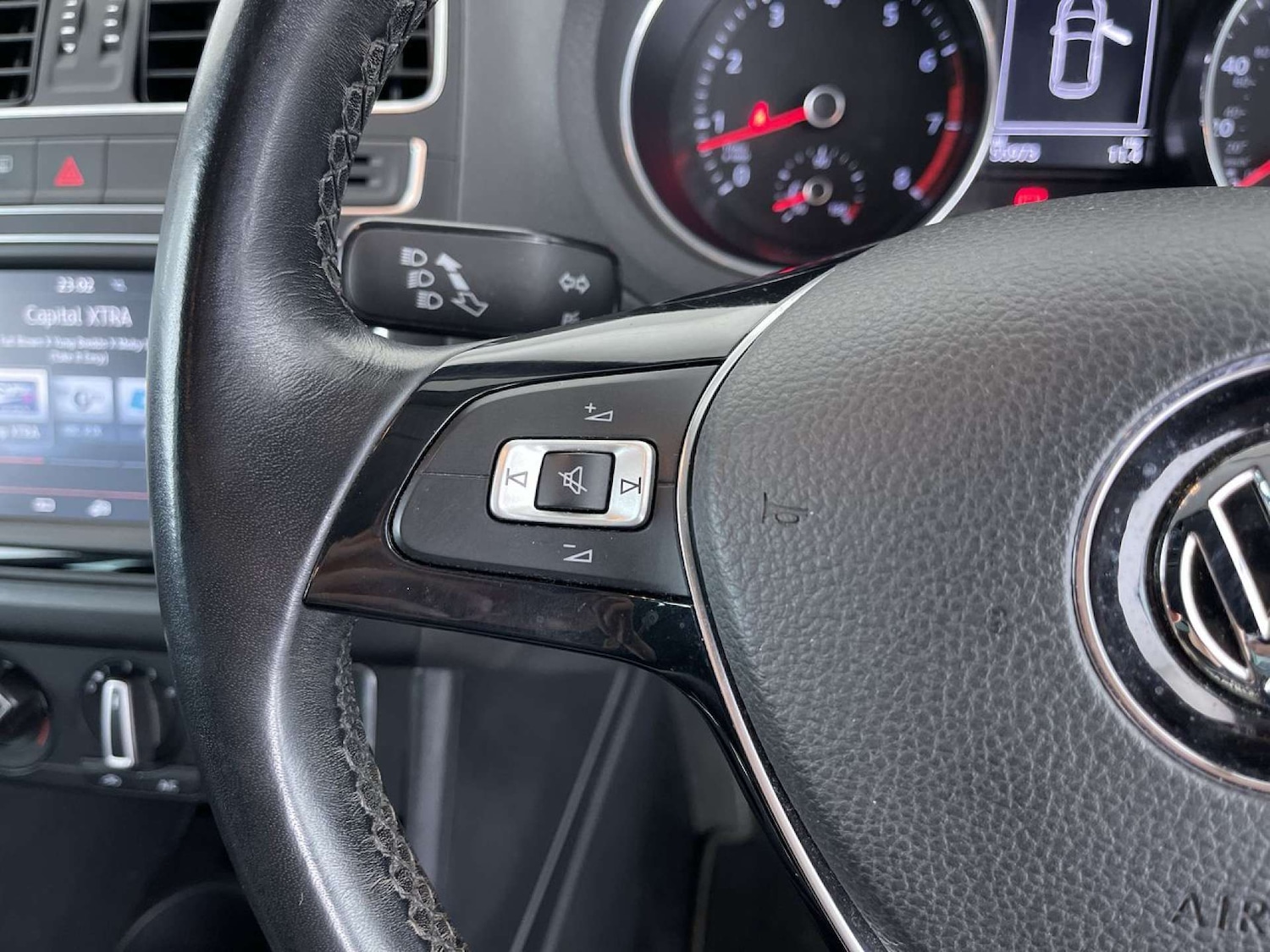 Used Volkswagen Polo 2015 for sale - 76542277: Photo 48