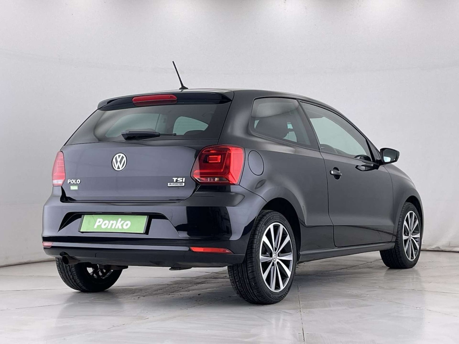Used Volkswagen Polo 2015 for sale - 76542277: Photo 5