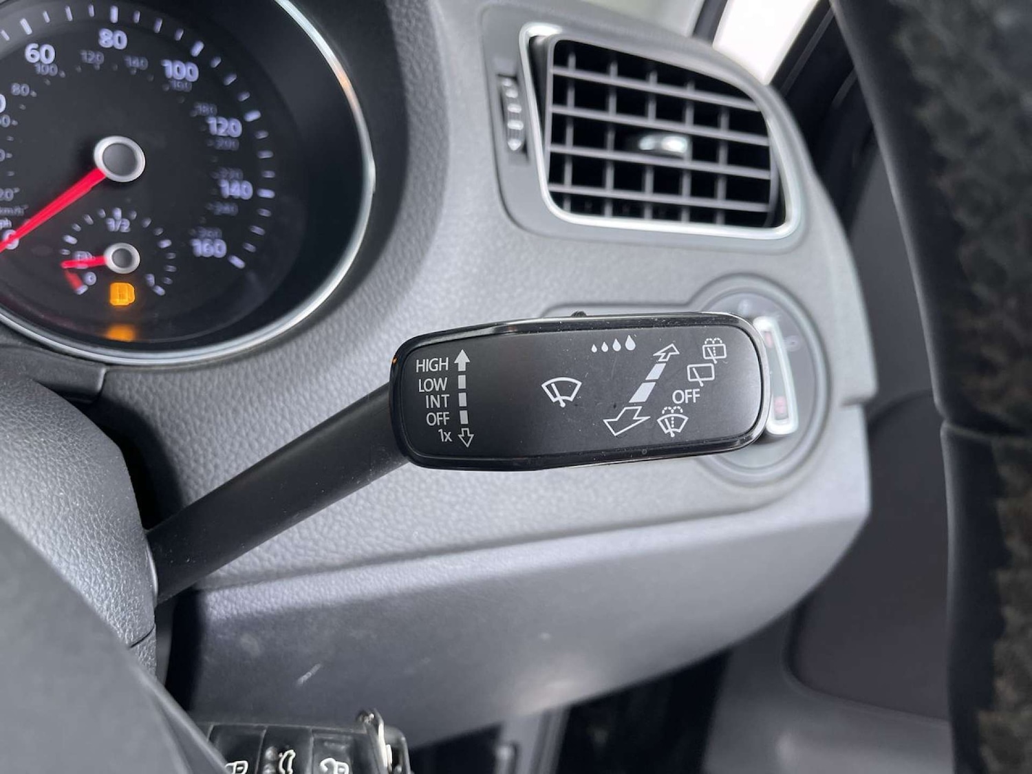 Used Volkswagen Polo 2015 for sale - 76542277: Photo 51