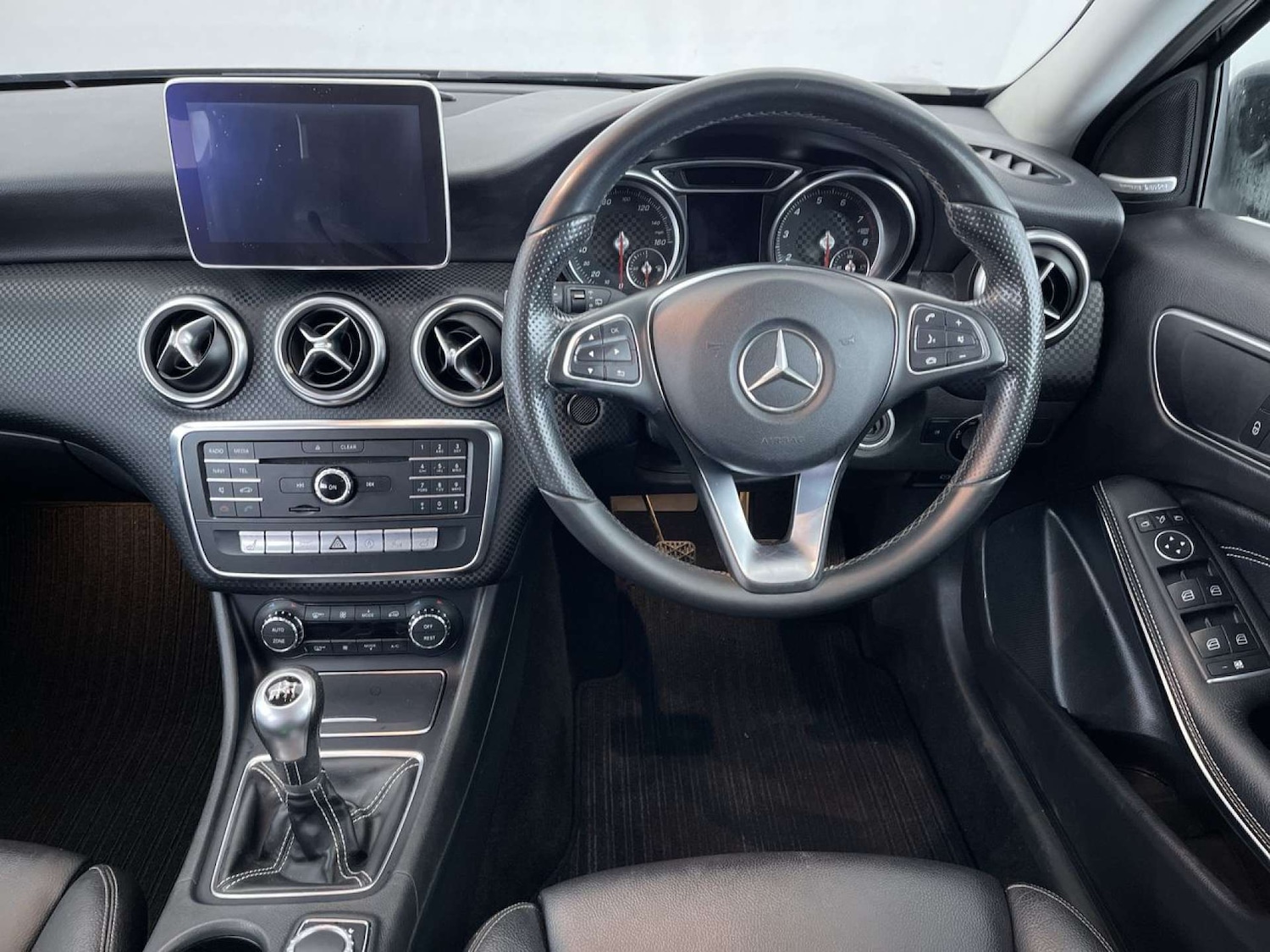 Used Mercedes-Benz A-Class 2015 for sale - 76628223: Photo 32