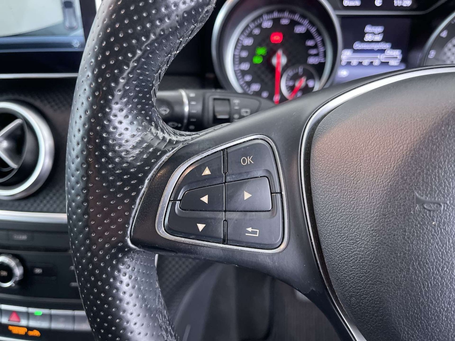 Used Mercedes-Benz A-Class 2015 for sale - 76628223: Photo 48