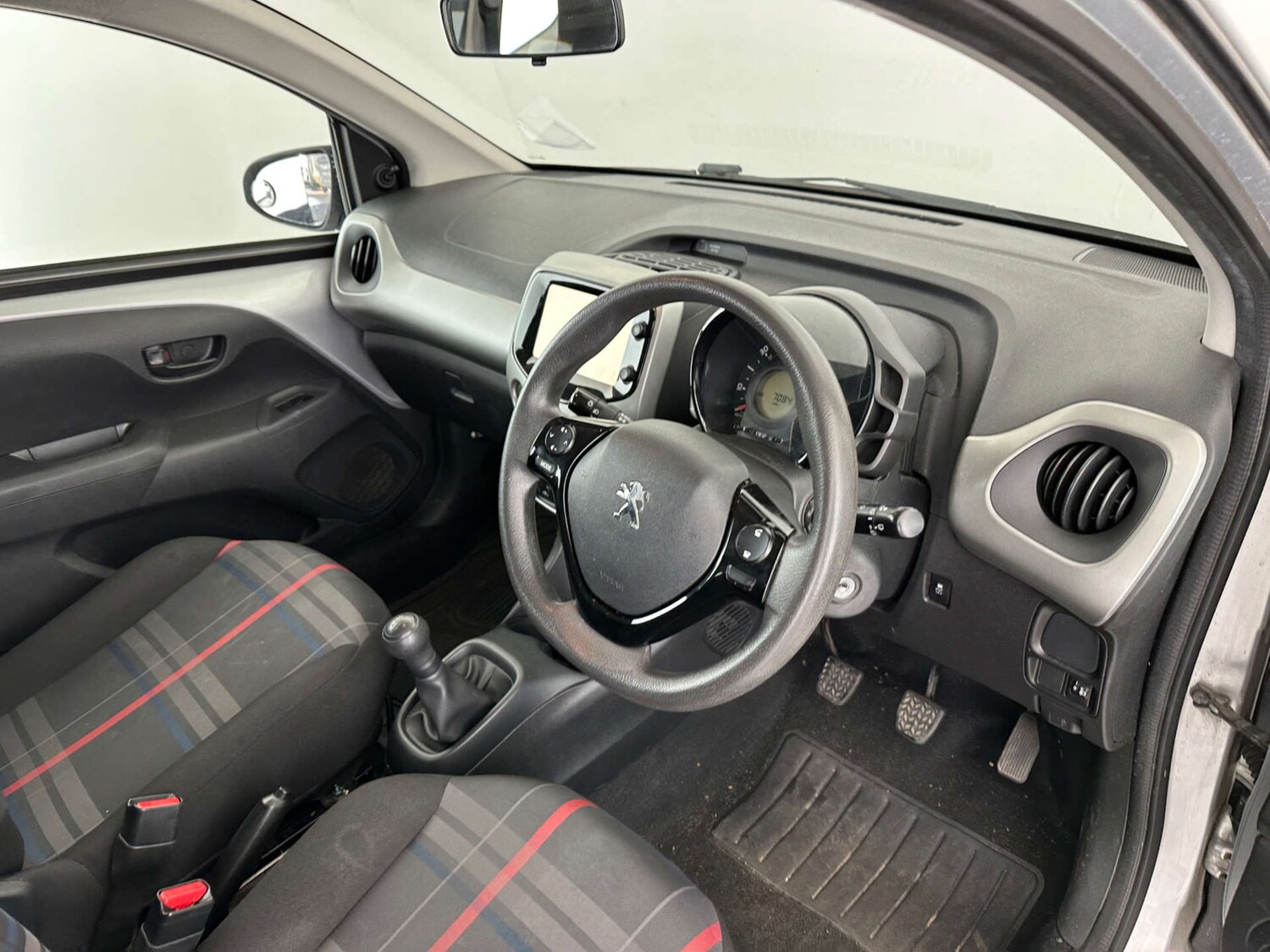 Used Peugeot 108 2015 for sale - 77967963: Photo 11