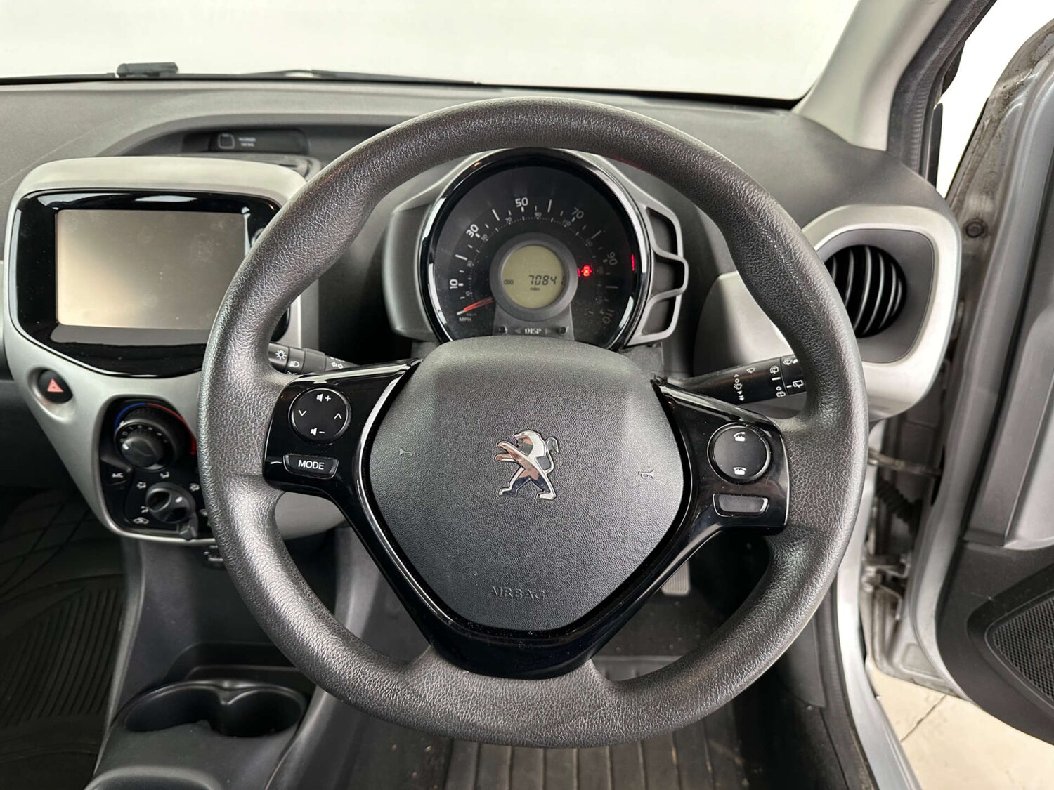 Used Peugeot 108 2015 for sale - 77967963: Photo 12