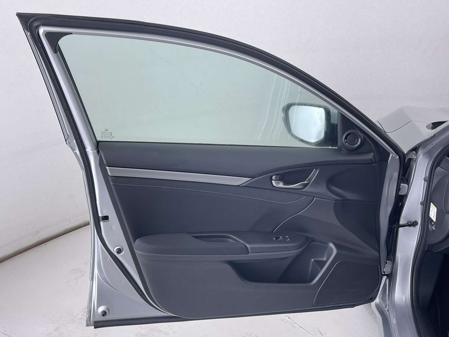 Used Honda Civic 2018 for sale - 76919205: Photo 27