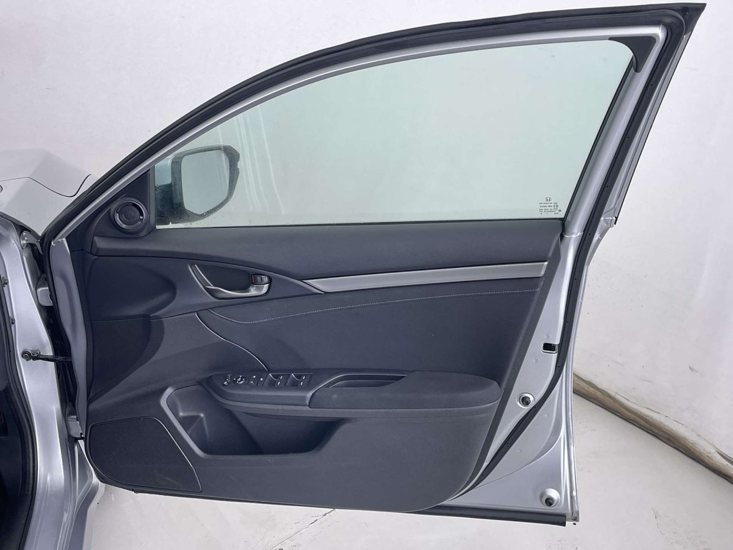 Used Honda Civic 2018 for sale - 76919205: Photo 29