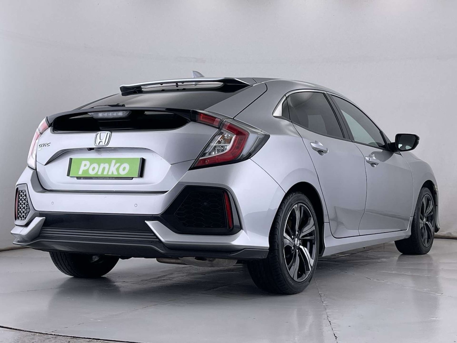 Used Honda Civic 2018 for sale - 76919205: Photo 5