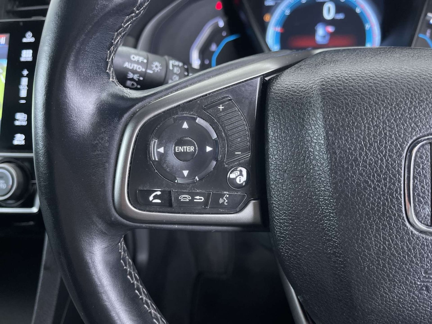 Used Honda Civic 2018 for sale - 76919205: Photo 52