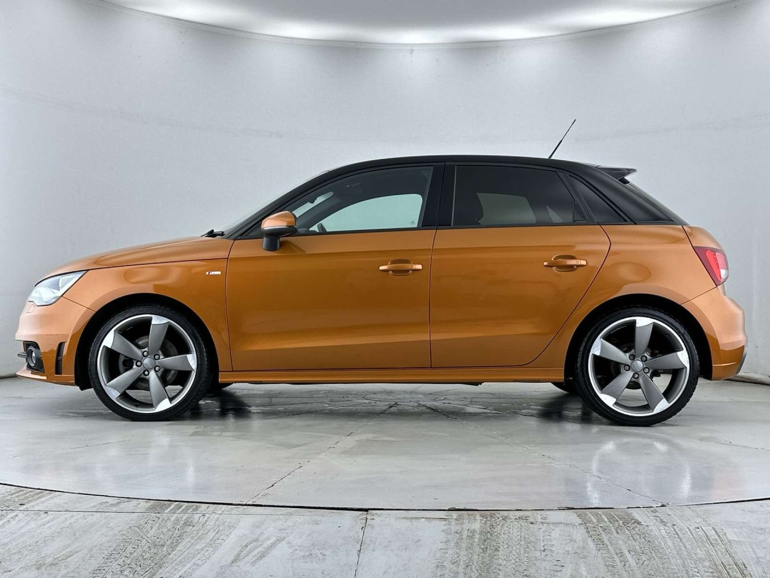 Used Audi A1 2014 for sale - 77452516: Photo 16