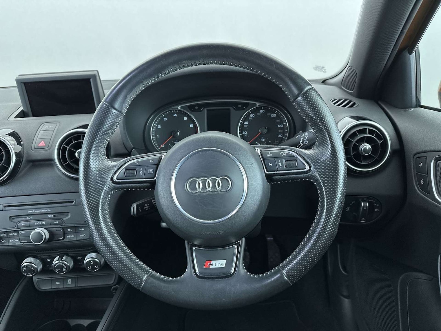 Used Audi A1 2014 for sale - 77452516: Photo 36