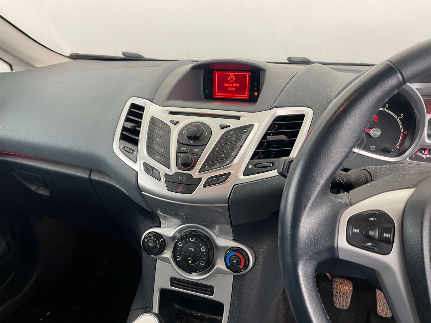 Used Ford Fiesta 2009 for sale - 76651351: Photo 11