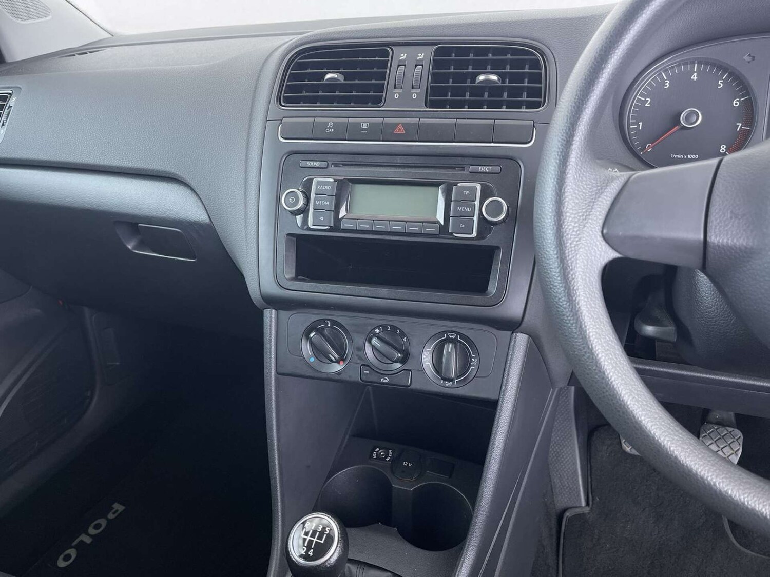 Used Volkswagen Polo 2011 for sale - 76547258: Photo 41