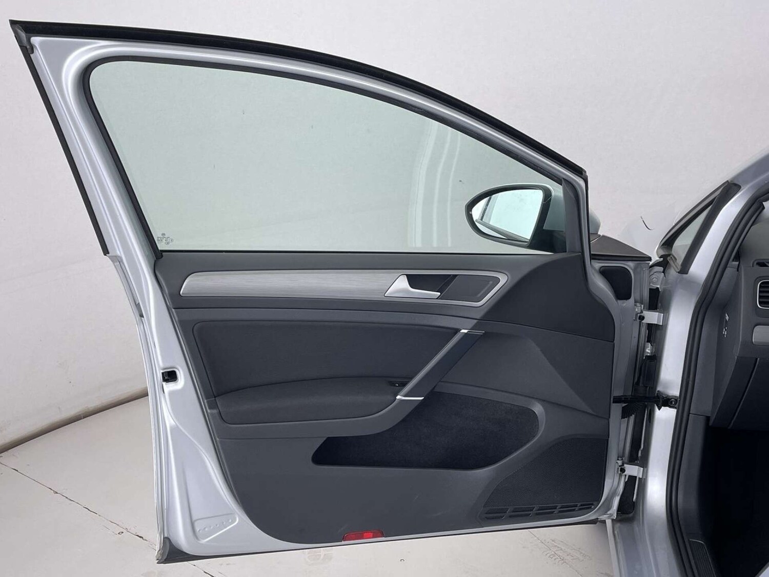 Used Volkswagen Golf 2015 for sale - 76280370: Photo 24