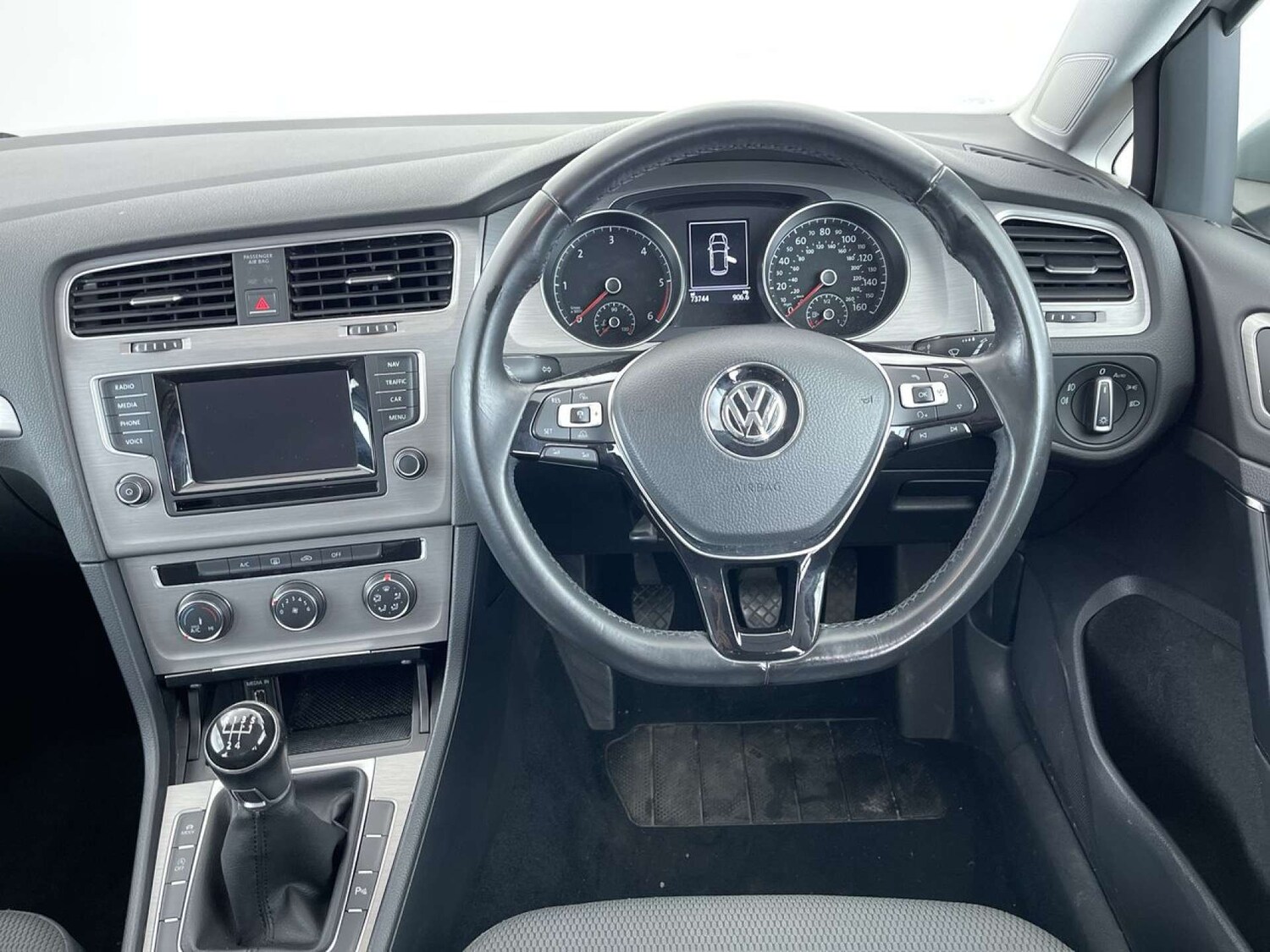 Used Volkswagen Golf 2015 for sale - 76280370: Photo 32