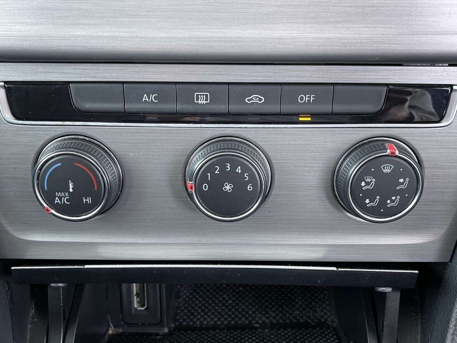 Used Volkswagen Golf 2015 for sale - 76280370: Photo 41