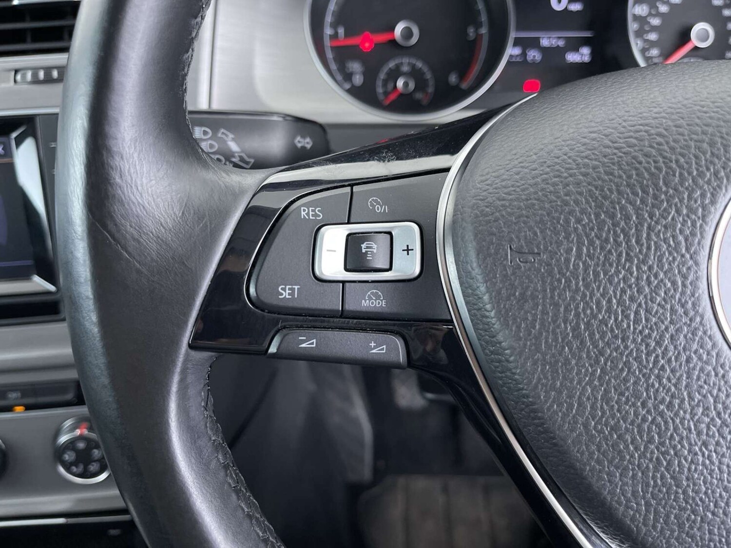 Used Volkswagen Golf 2015 for sale - 76280370: Photo 48