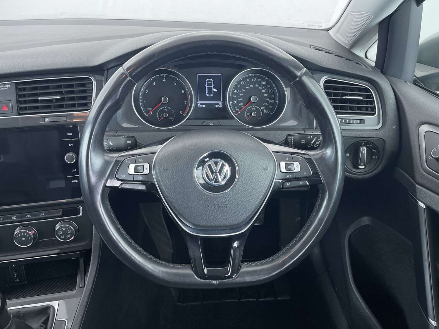 Used Volkswagen Golf 2018 for sale - 76556032: Photo 36