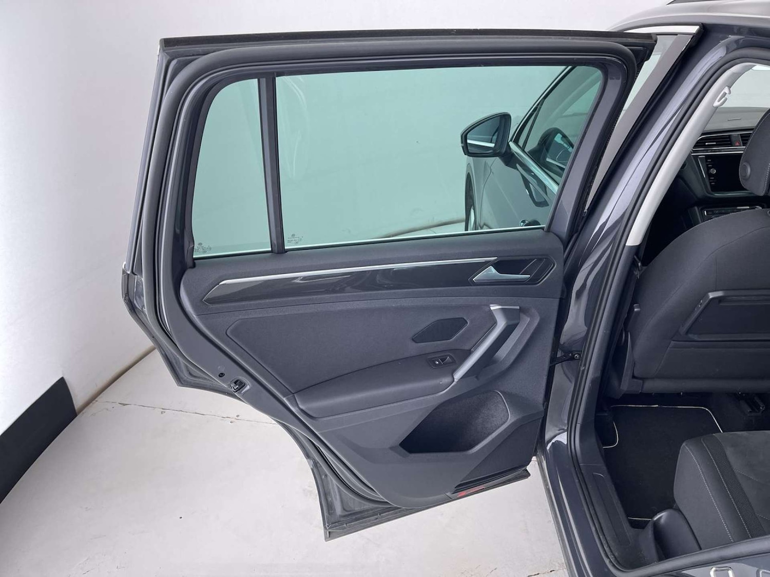 Used Volkswagen Tiguan 2018 for sale - 77782087: Photo 28