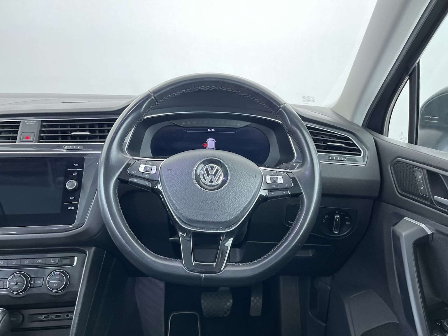 Used Volkswagen Tiguan 2018 for sale - 77782087: Photo 36