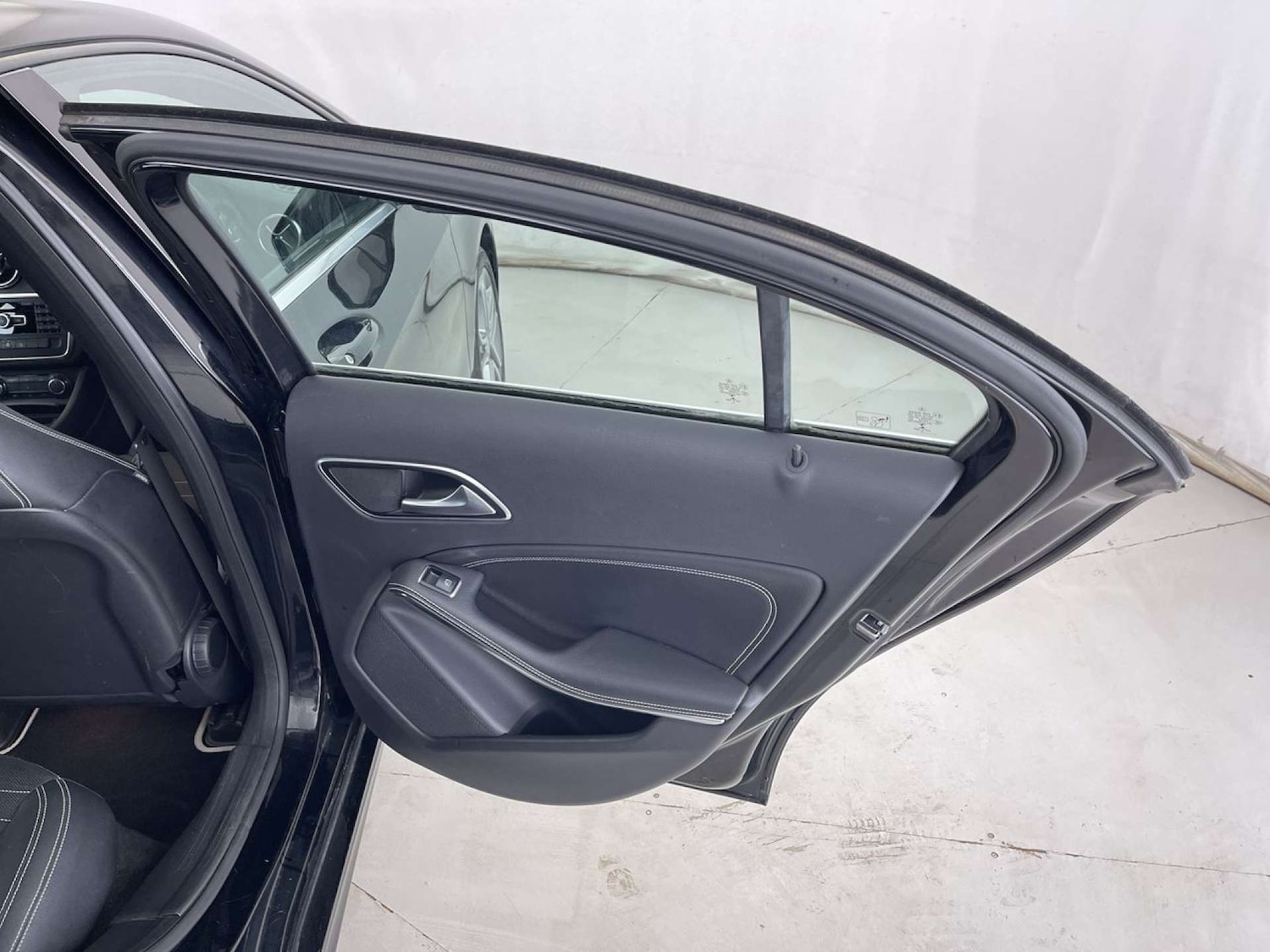 Used Mercedes-Benz A-Class 2015 for sale - 76333109: Photo 30