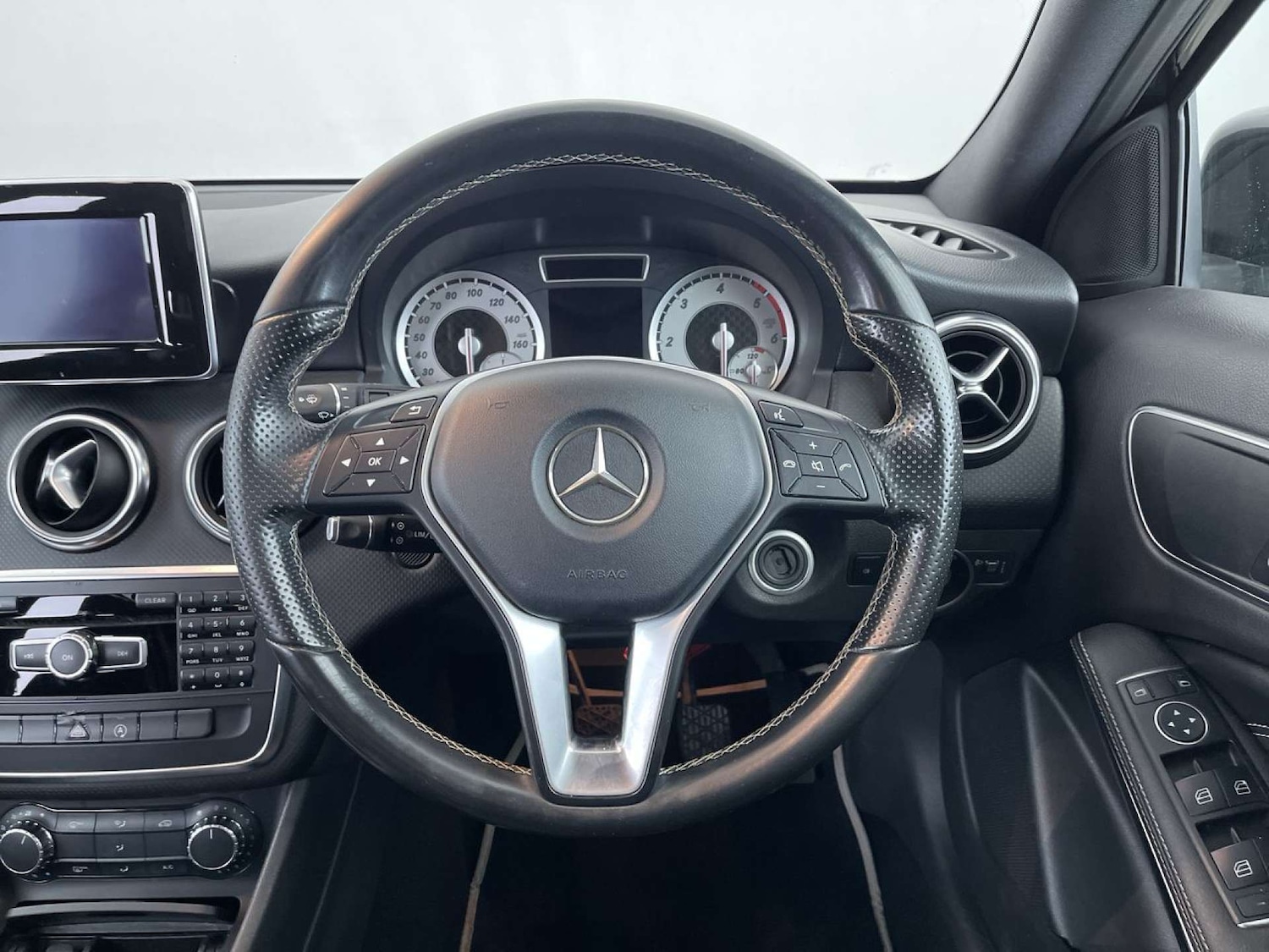 Used Mercedes-Benz A-Class 2015 for sale - 76333109: Photo 36