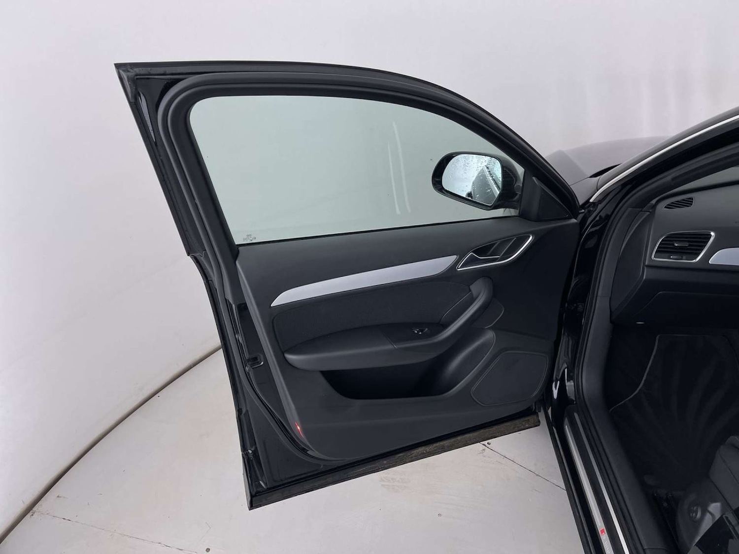 Used Audi Q3 2013 for sale - 76625869: Photo 26