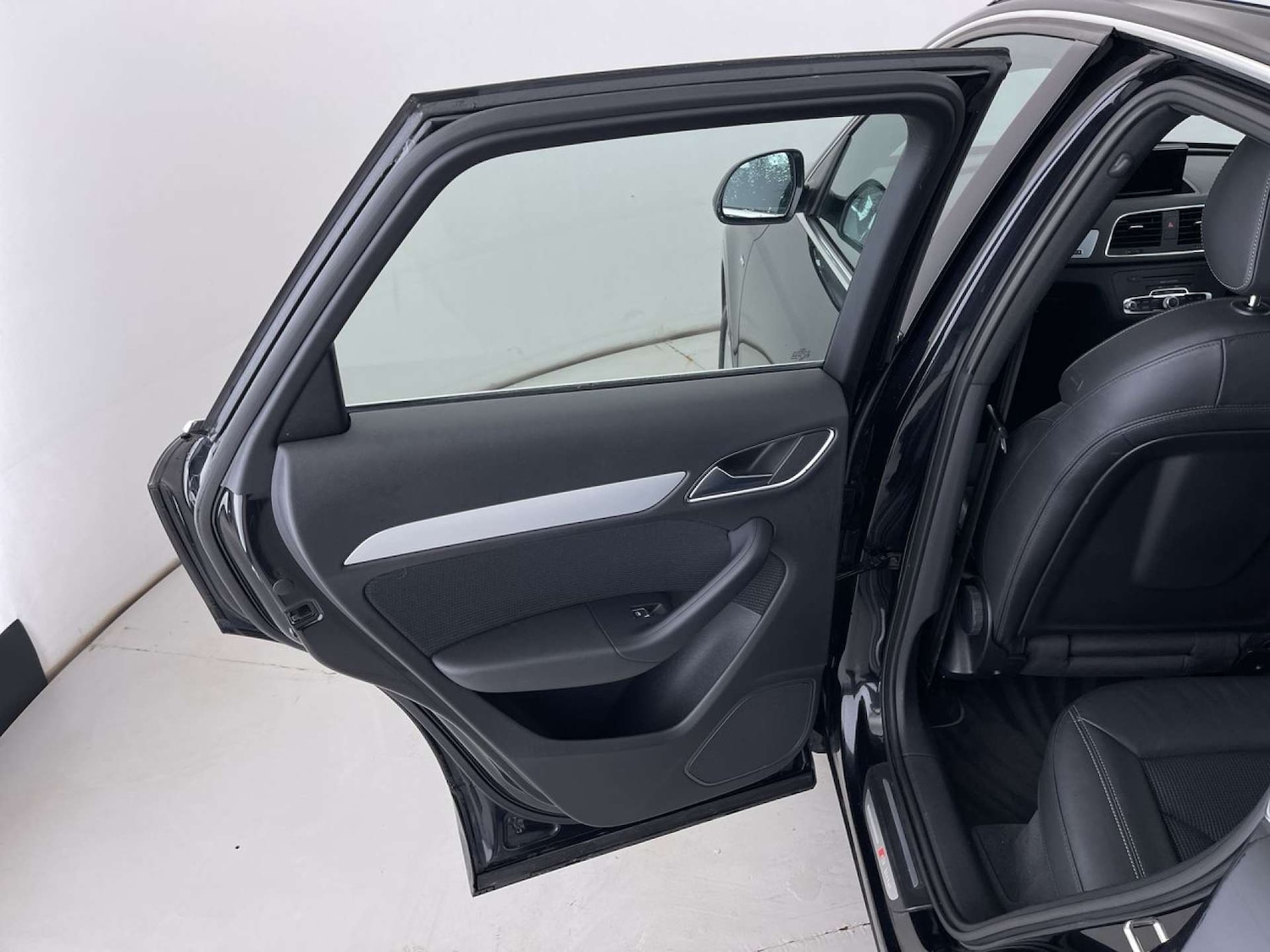 Used Audi Q3 2013 for sale - 76625869: Photo 27