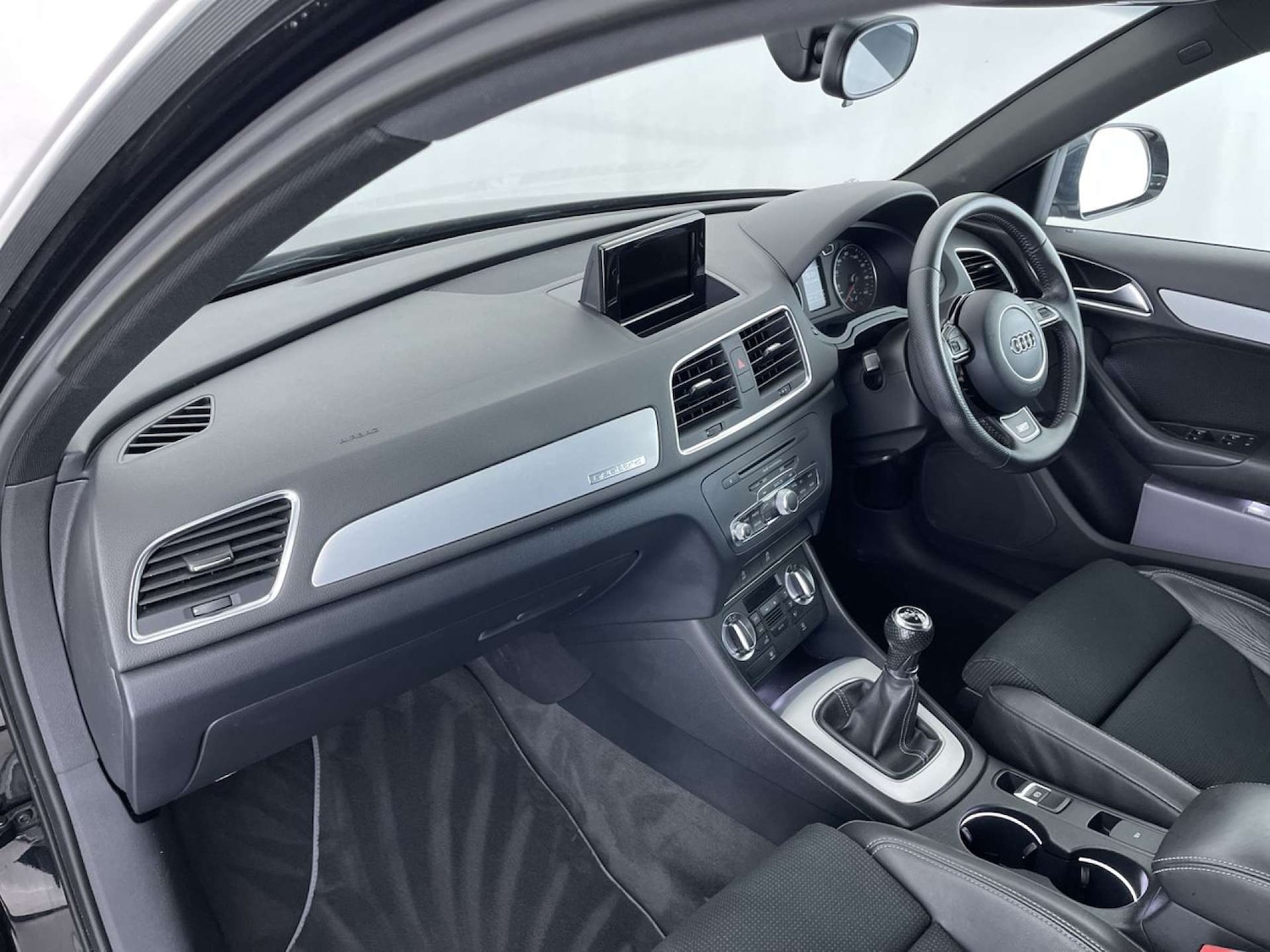 Used Audi Q3 2013 for sale - 76625869: Photo 31