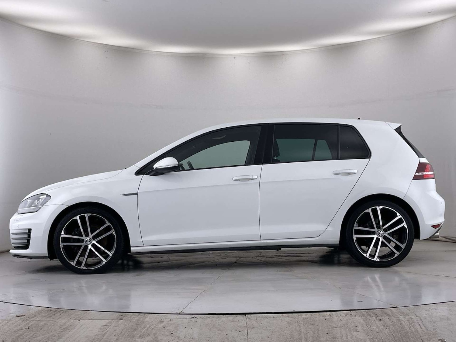 Used Volkswagen Golf 2016 for sale - 76829875: Photo 16