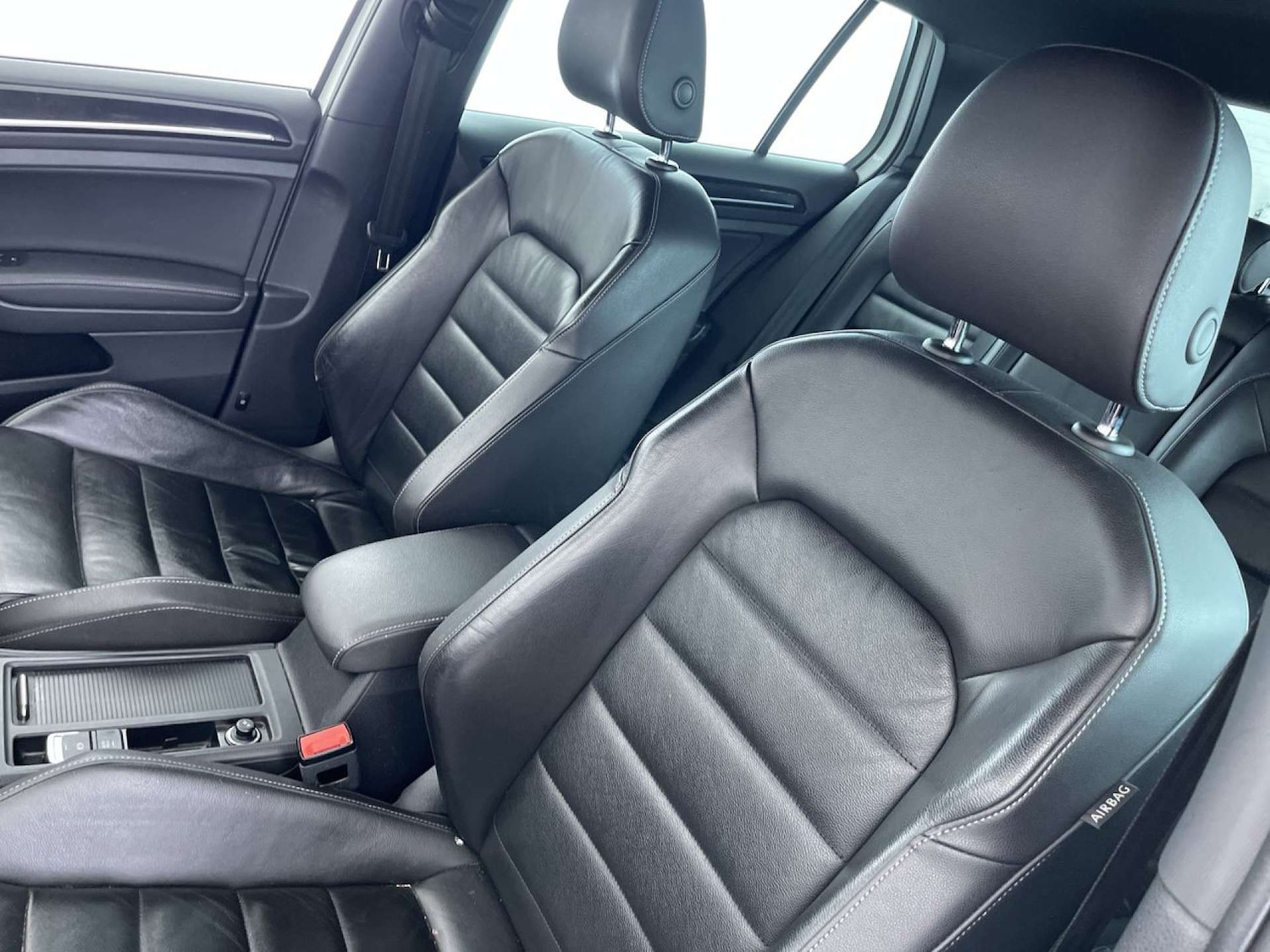 Used Volkswagen Golf 2016 for sale - 76829875: Photo 31