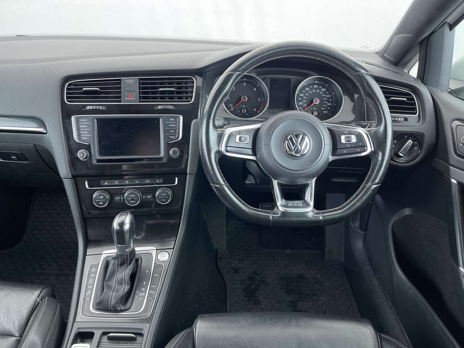 Used Volkswagen Golf 2016 for sale - 76829875: Photo 35