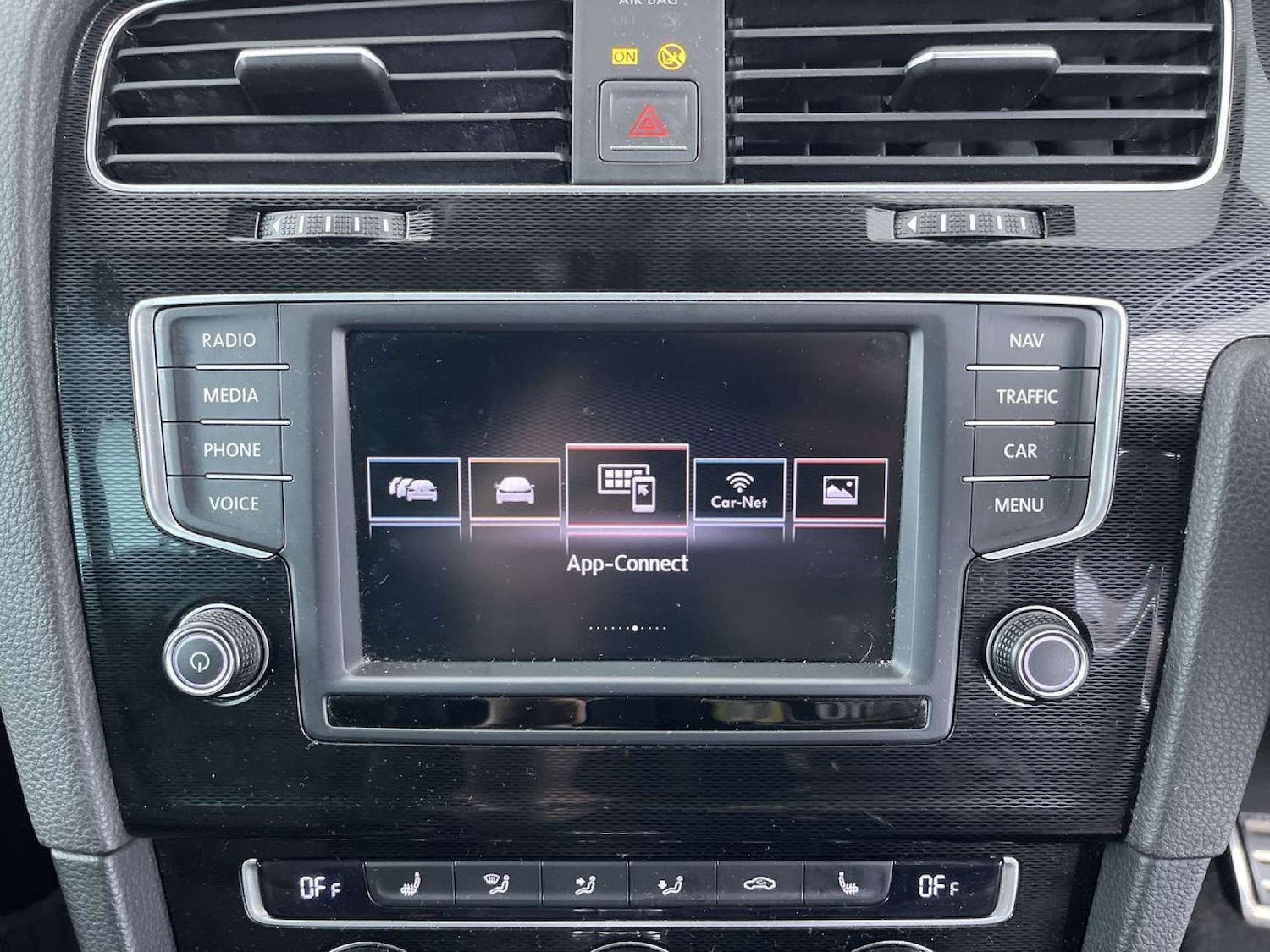 Used Volkswagen Golf 2016 for sale - 76829875: Photo 40