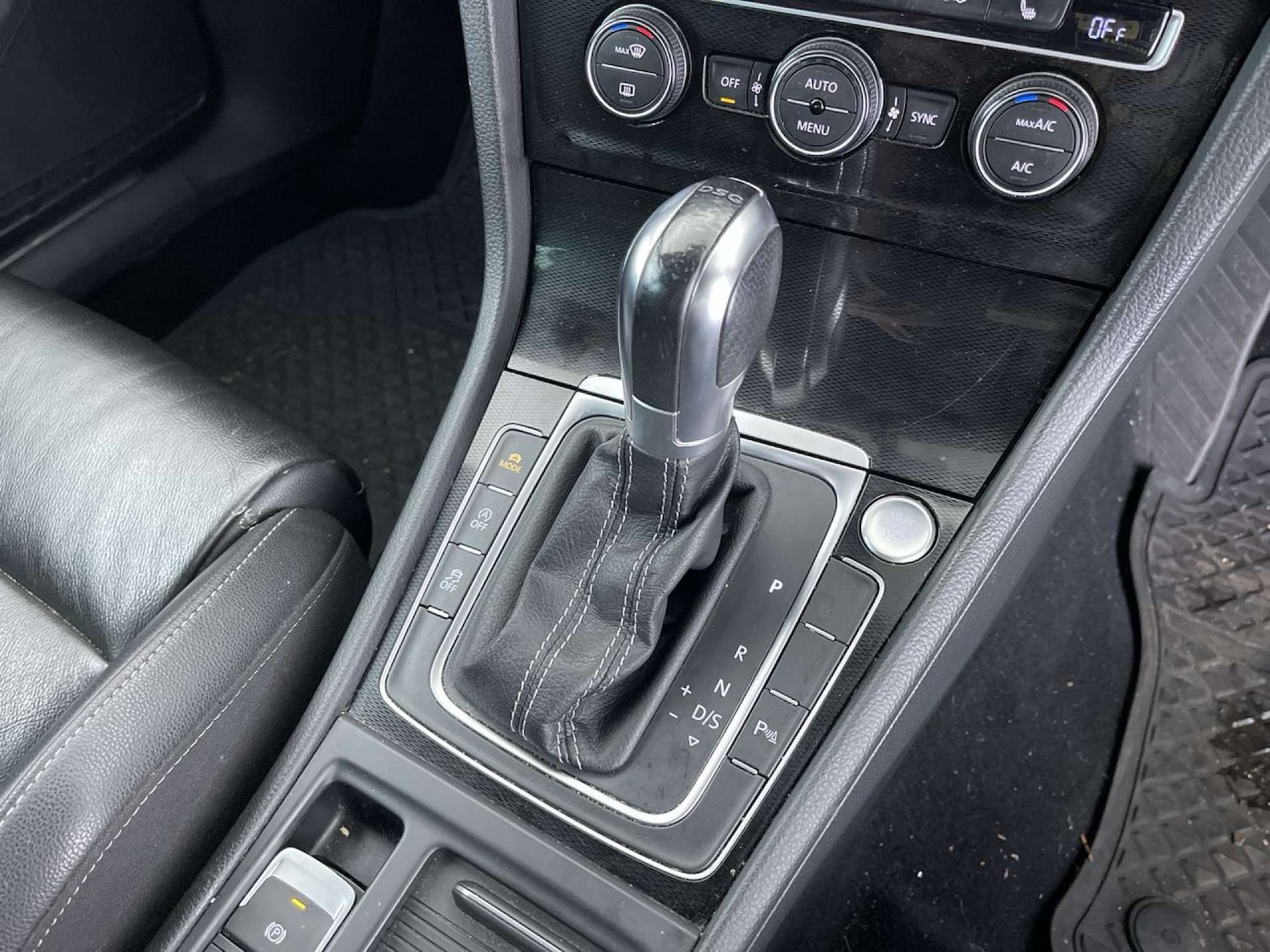 Used Volkswagen Golf 2016 for sale - 76829875: Photo 48