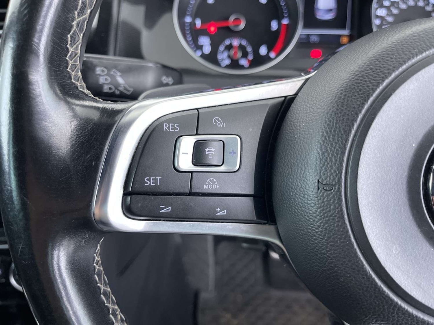 Used Volkswagen Golf 2016 for sale - 76829875: Photo 52