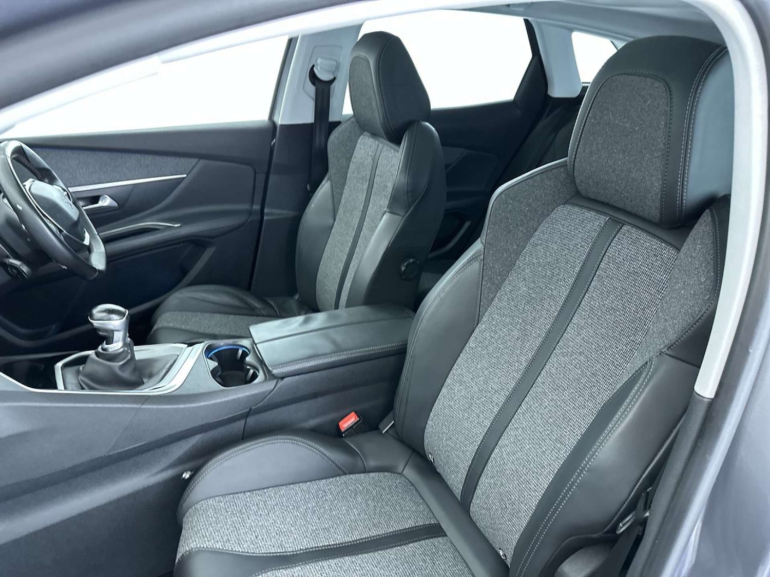 Used Peugeot 3008 2017 for sale - 77469835: Photo 31