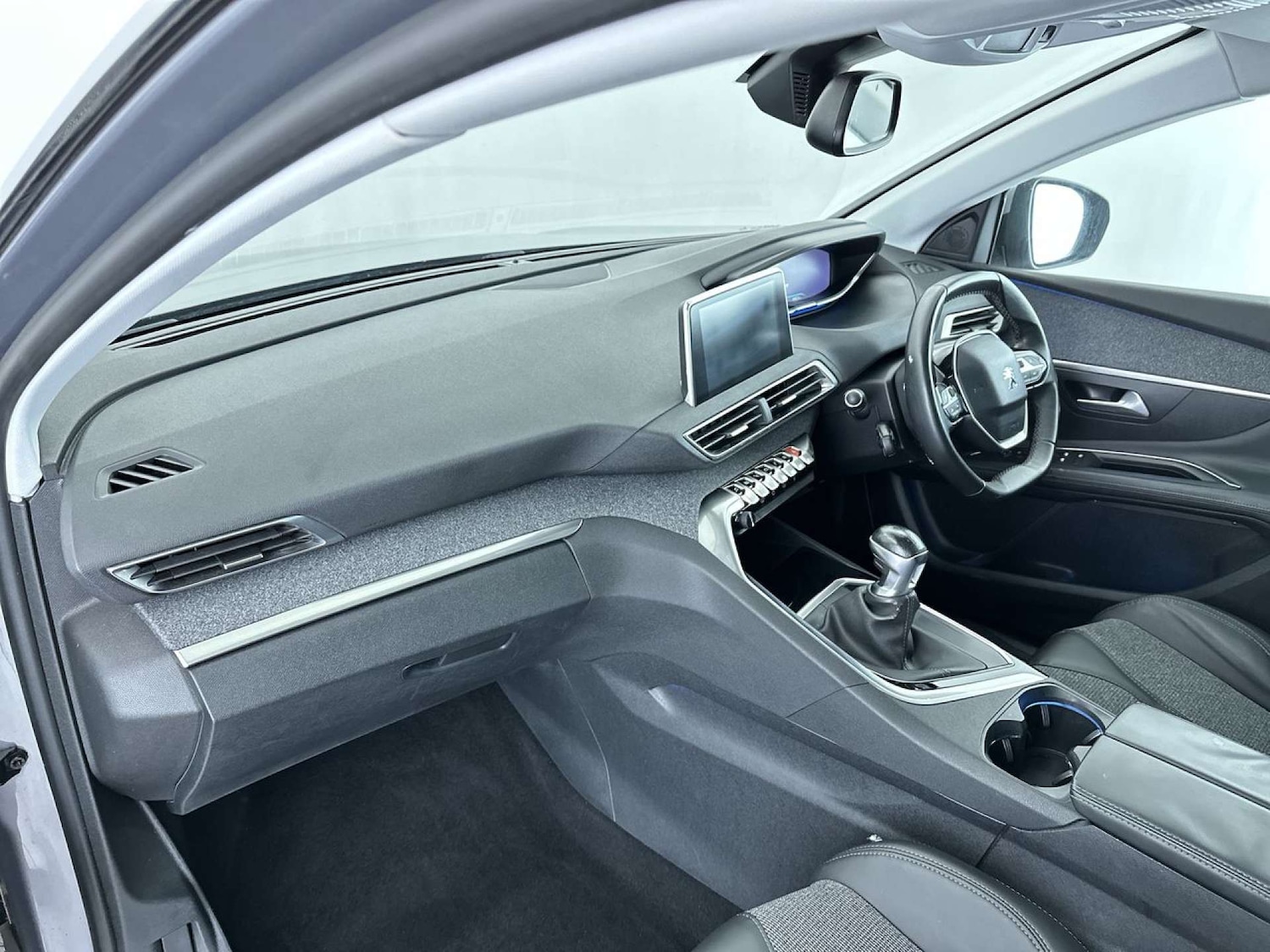 Used Peugeot 3008 2017 for sale - 77469835: Photo 32