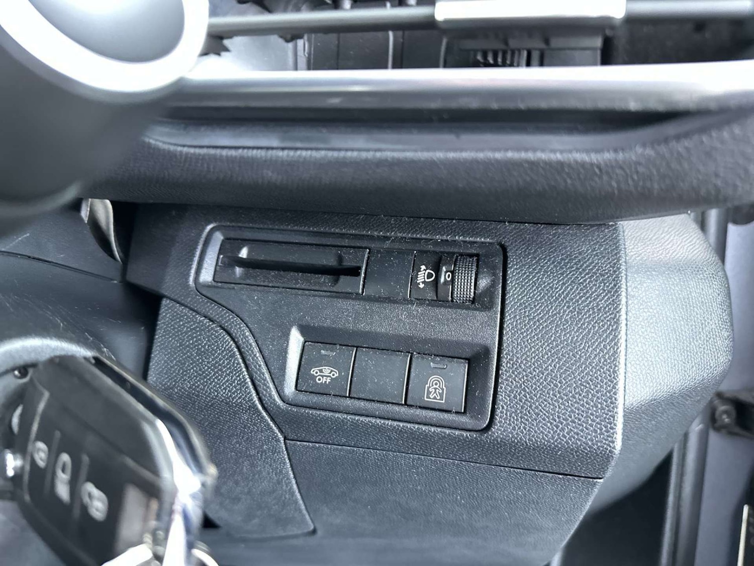 Used Peugeot 3008 2017 for sale - 77469835: Photo 50