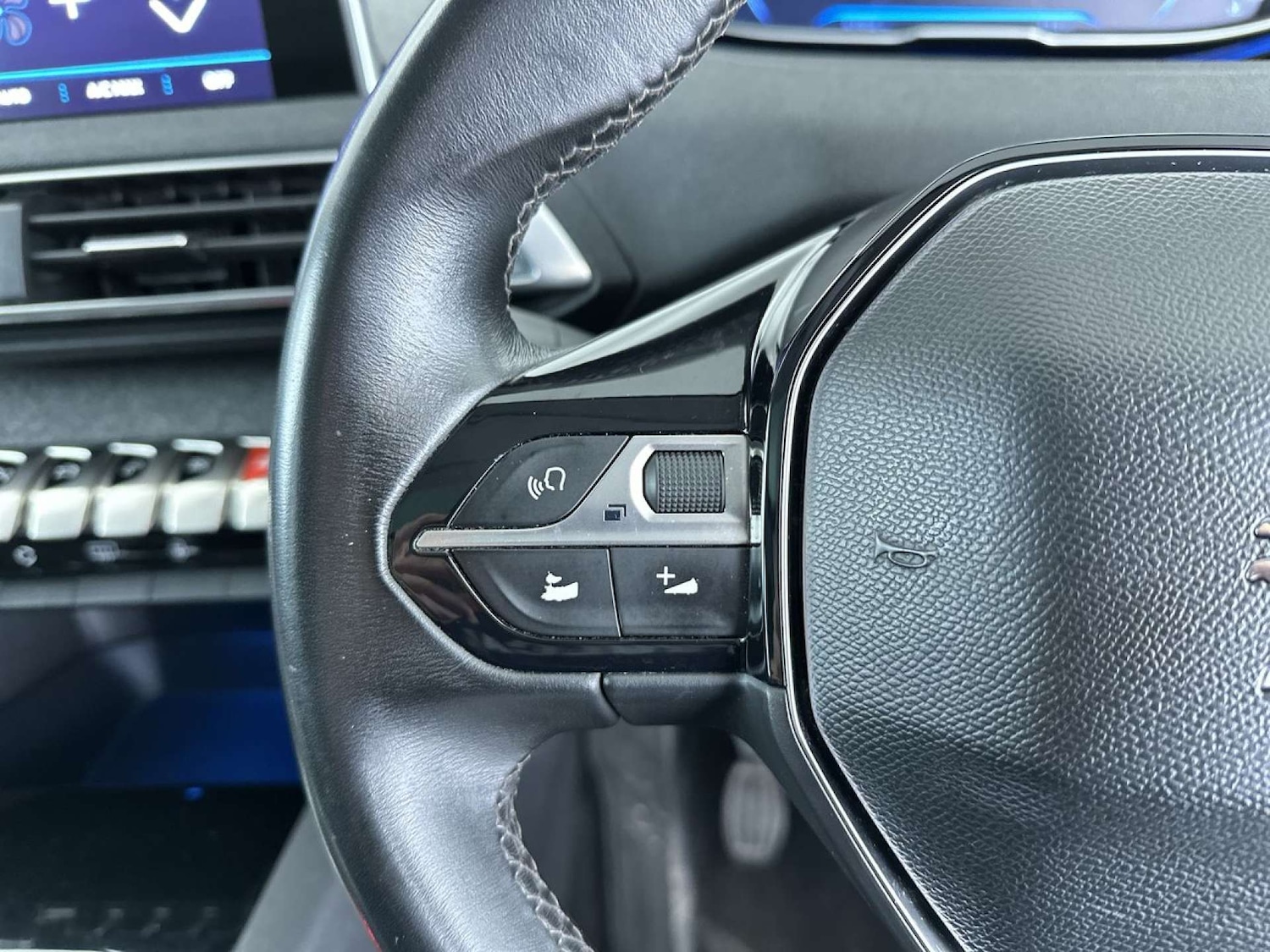 Used Peugeot 3008 2017 for sale - 77469835: Photo 53